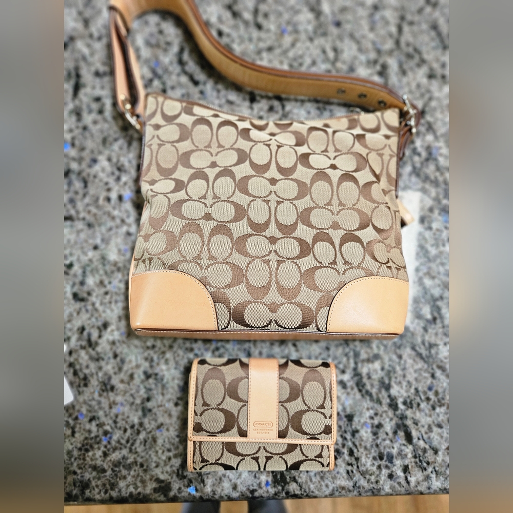 Coach Vintage Brown & Tan Signature Shoulder Bag & Wallet -EUC